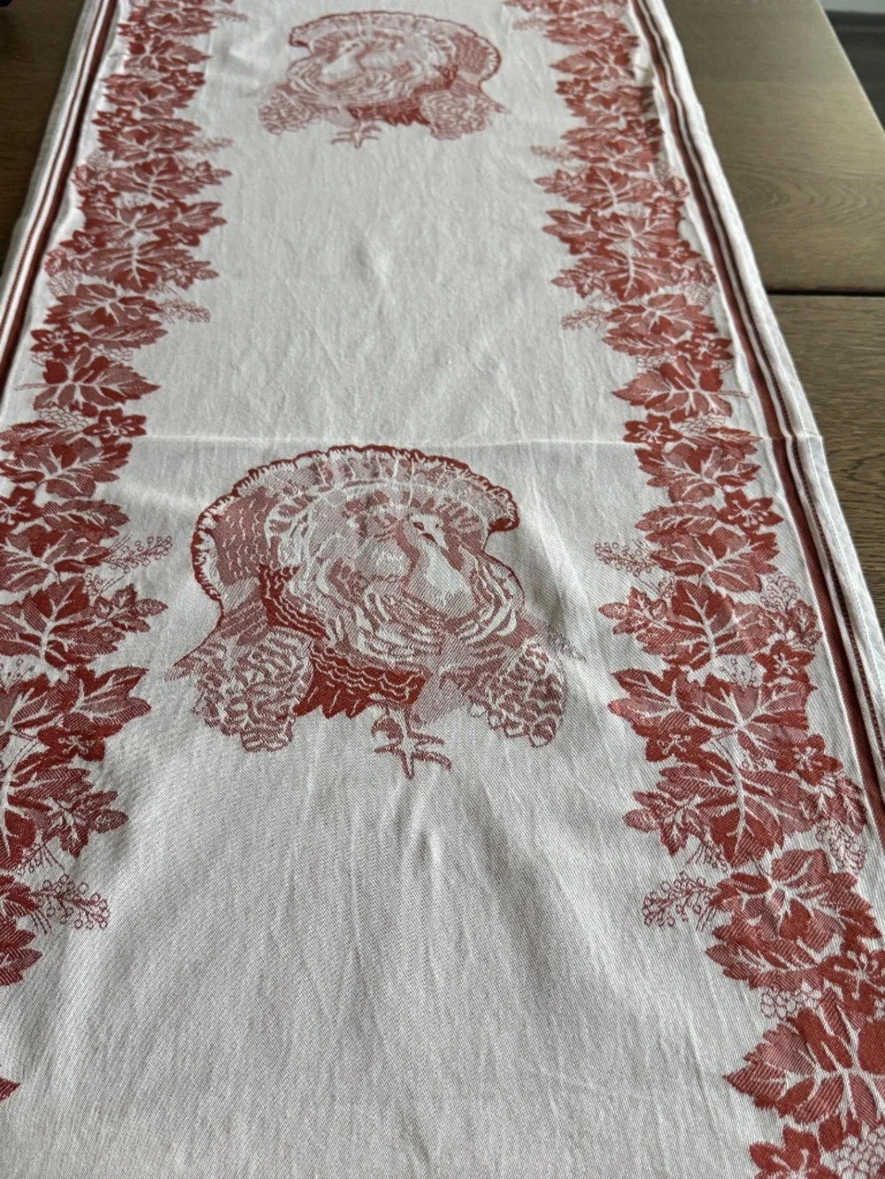 Williams Sonoma Cornucopia Jacquard Table Runner Turkey Autumn Leaves Pattern